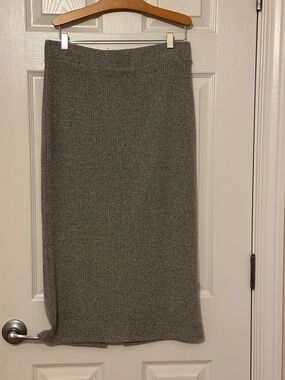 GAP Gray Ribbed Midi Knit Skirt